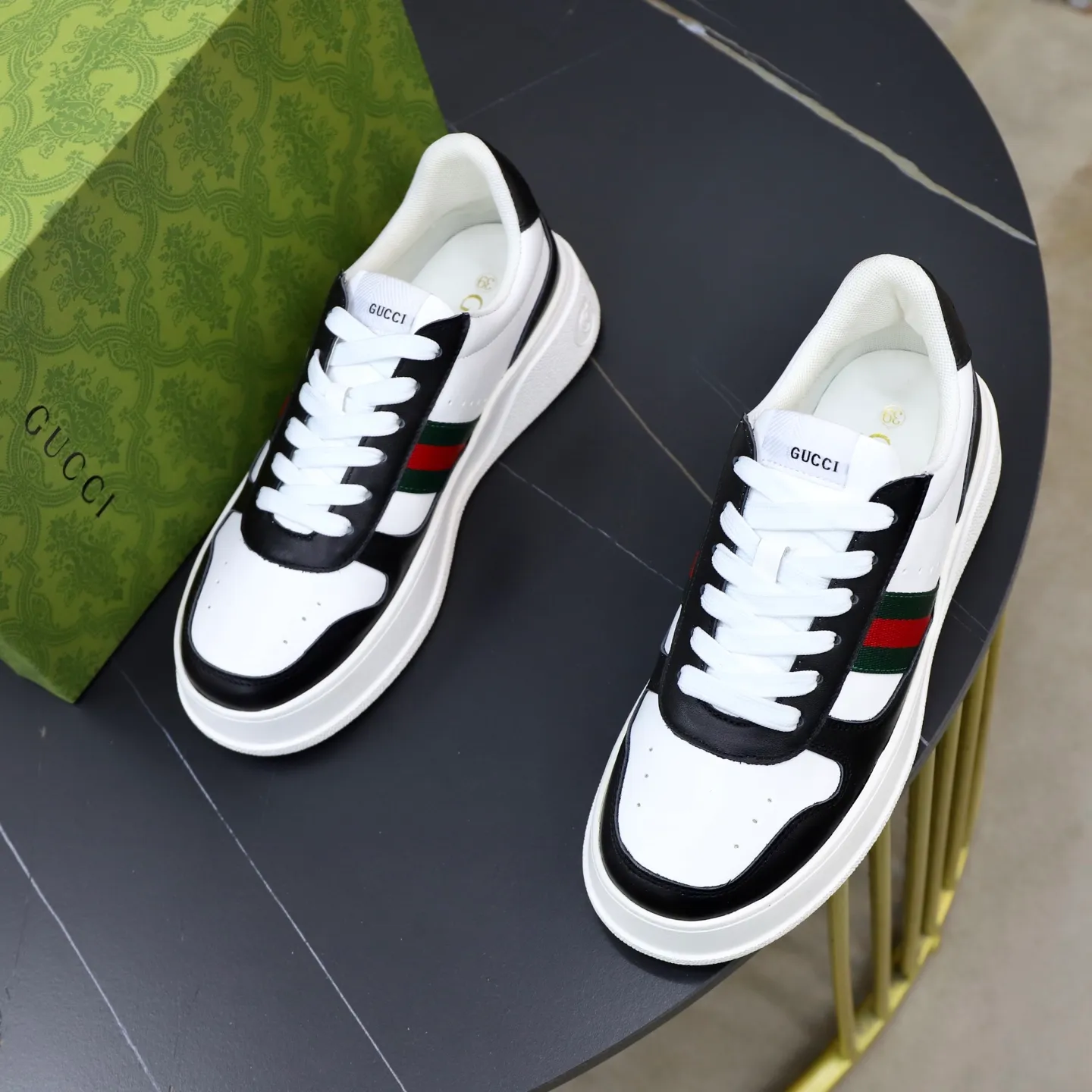 Ex-factory price: 400💰🙅‍♂️🙅‍♂️🙅‍♂️ Brand: GUCCI Standard code: 38-44 (45 customized) Grade: Same as the official website Material: Original leather stitching brand cloth Comfortable and breathable sheepskin lining Lightweight and wear-resistant outsole Style category: Men's fashionable casual shoes Sports shoes Distinguished luxury brand elements Top luxury Color: actual picture color